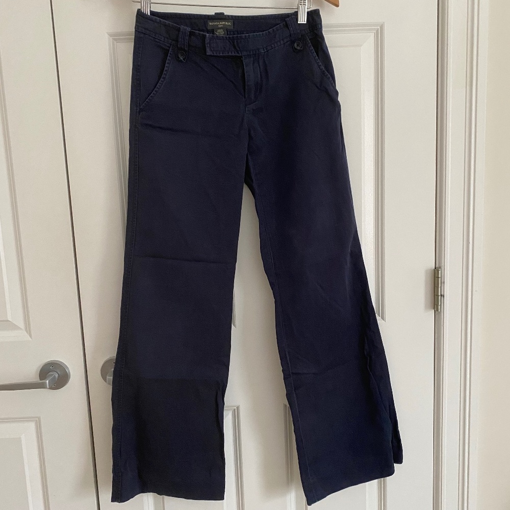 0 Banana Republic navy linen/cotton pants.